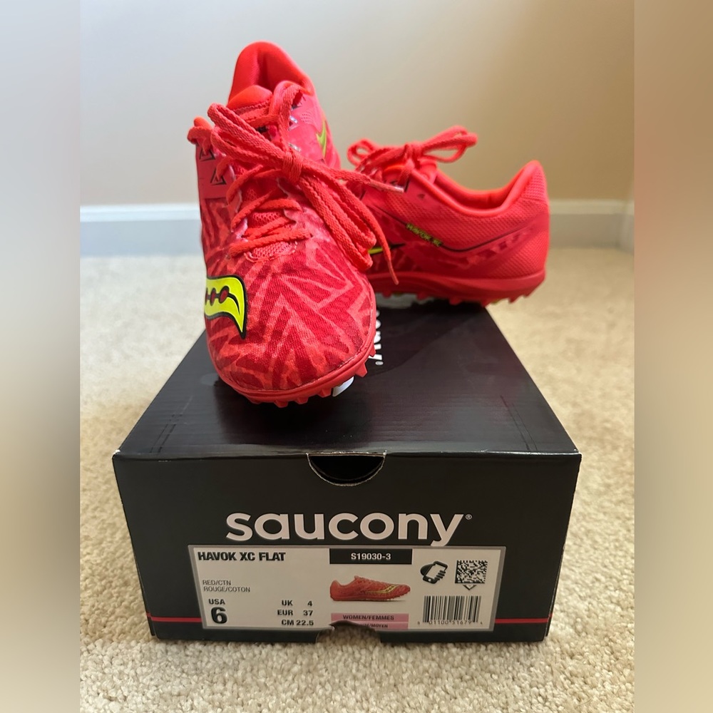 NWOT Saucony Havoc XC Flat Trail Shoes